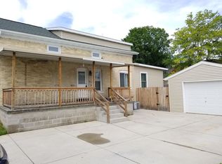 705 S 1st St, Watertown, WI 53094
