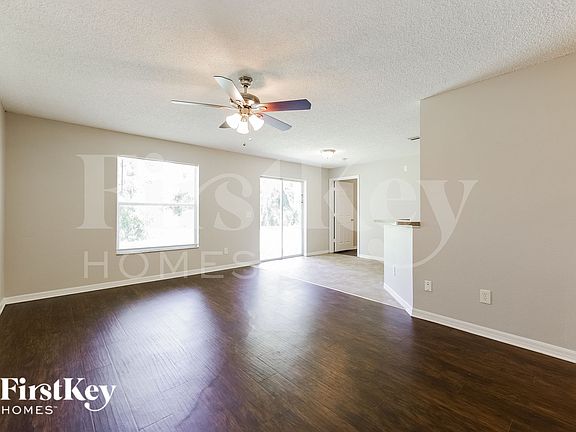 3rd image of 475 Clay St