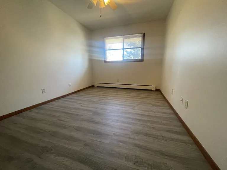 Dakotah Apartments - Bldg 11644 — Photo 2