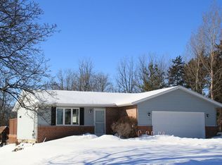1108 Guthrie Rd, Waukesha, WI 53186