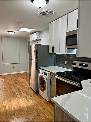 5th image of 2128 2nd Ave #C