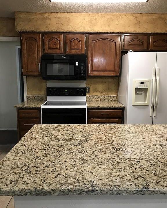 1st image of 843 Bowling Green Dr