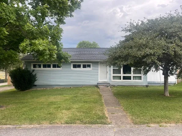 138 W 2nd St, Ceredo, WV 25507