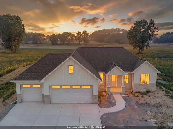 728 Royal Saint Pats Dr, Wrightstown, WI 54180
