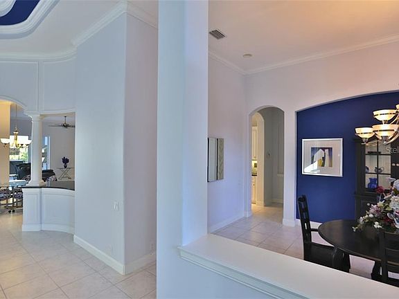 4th image of 9390 S Magnolia Ave