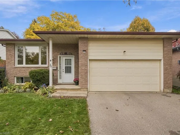 30 Carlyle Pl, Kitchener, ON N2P 1R6