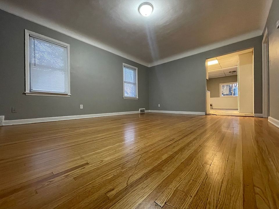 1st image of 44 Belvidere St W