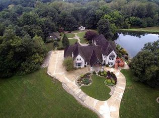 8724 Pin Oak Rd, Edwardsville, IL 62025