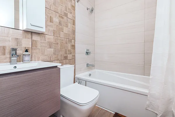 Rented by Nooklyn NYC LLC | media 66