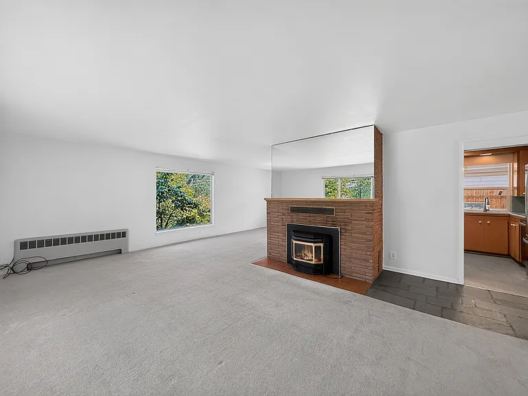 3535 S 126th St — Photo 9