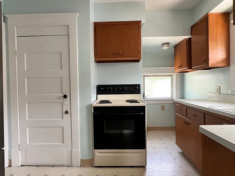 150 S Fostoria Ave — Photo 6