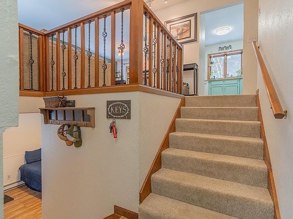 3rd image of 3361 Fernwood Ave