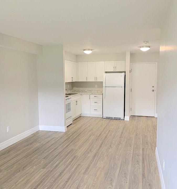 1st image of 1191 Lillian Ave Unit 105