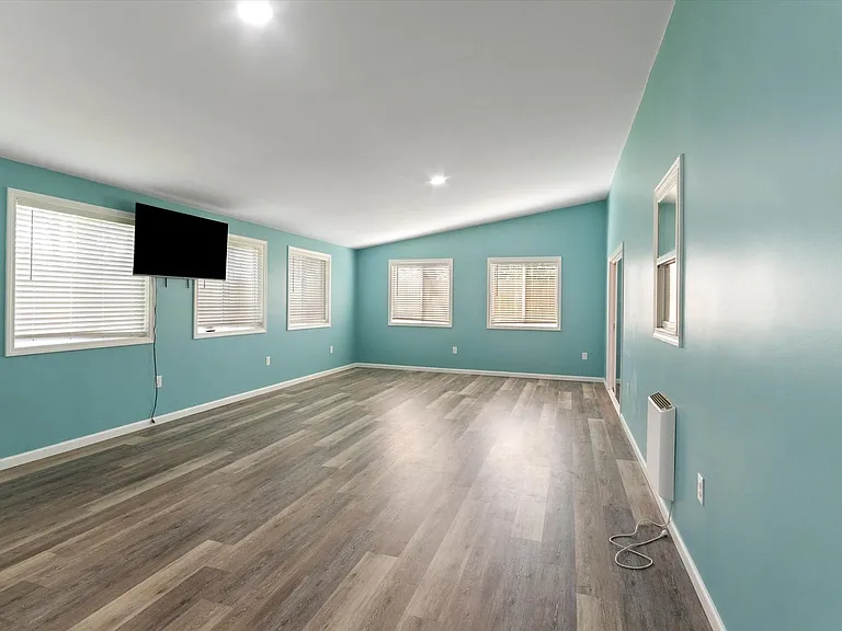 84 Poplar St — Photo 3