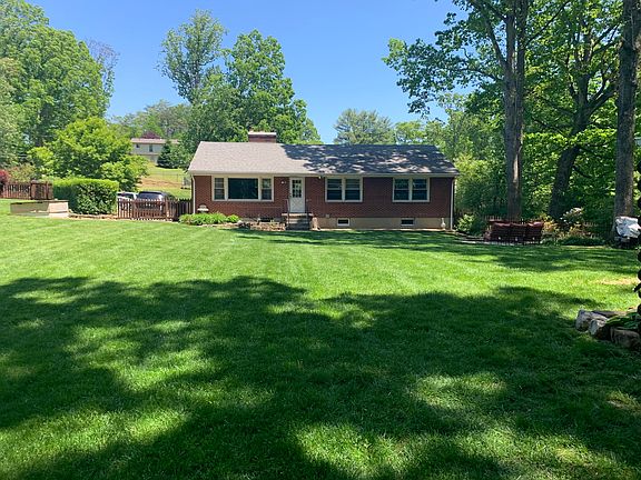 4th image of 441 Mountview Dr
