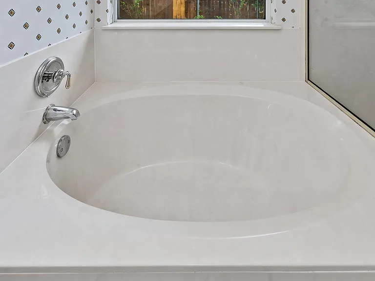 3904 Cadoz Ct — Photo 25