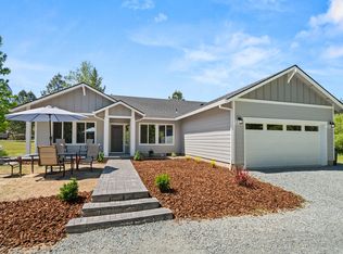 695 Minthorne Rd, Rogue River, OR 97537