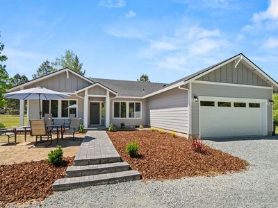 695 Minthorne Rd, Rogue River, OR, 97537