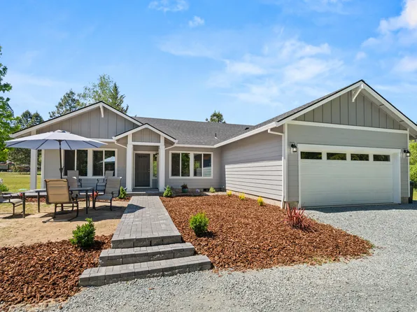 695 Minthorne Rd, Rogue River, OR 97537