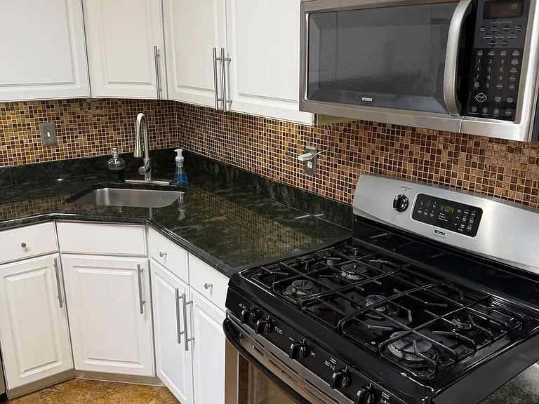 51 Willow St — Photo 9