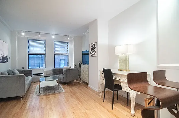 Rented by WAM Partners - William Moses Co. | media 21