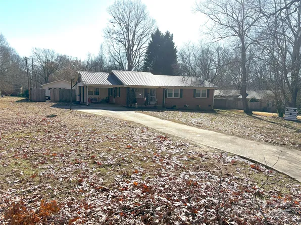 1432 Poston Dr, Lincolnton, NC 28092