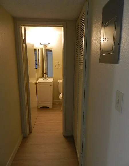1158 Rosedale Ave #4 — Photo 2