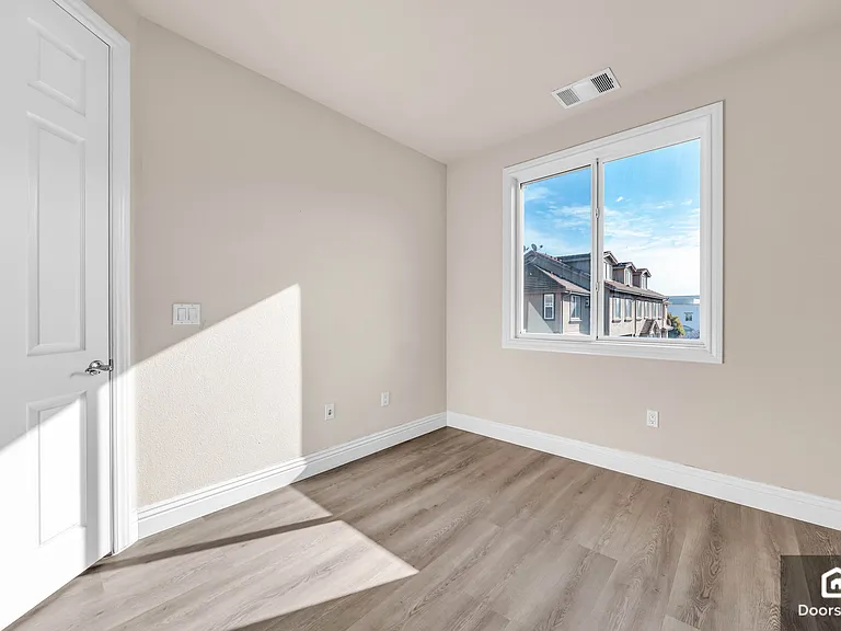 1164 McKay Dr — Photo 28
