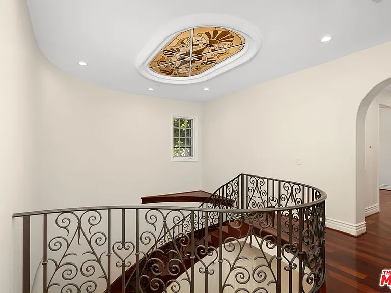 314 N Palm Dr — Photo 14