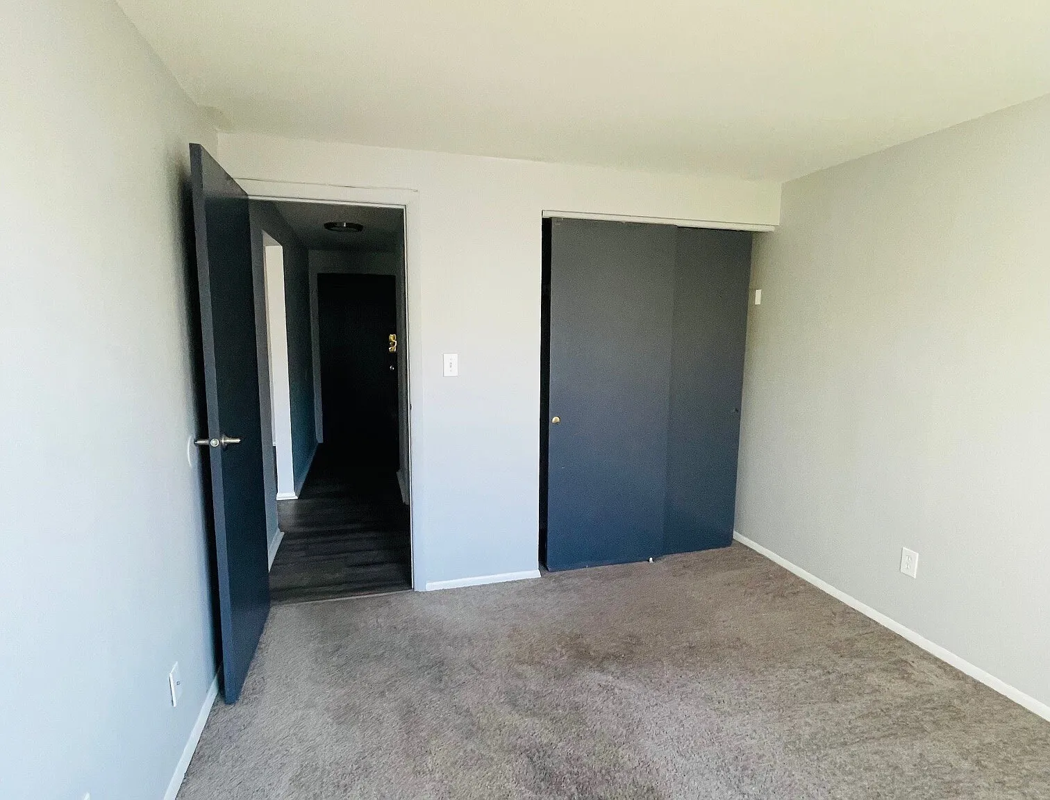 National Road Apartments — Photo 3