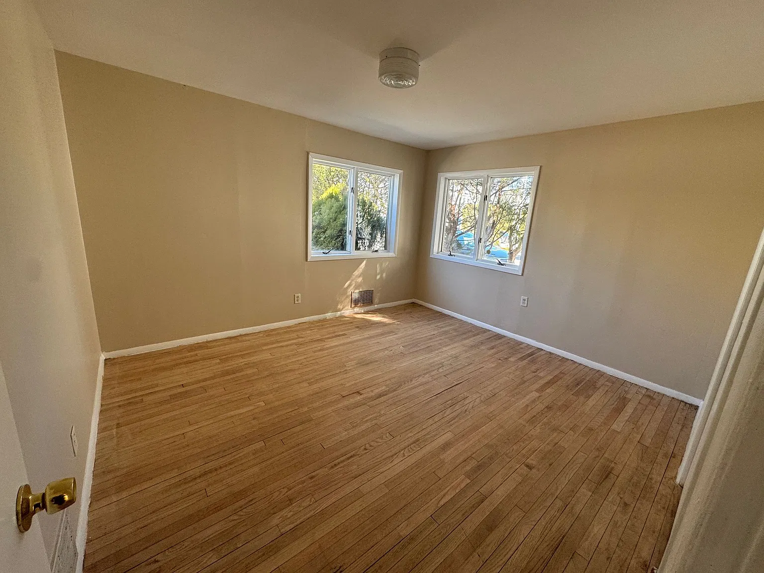 35 Myrtle Pl — Photo 2