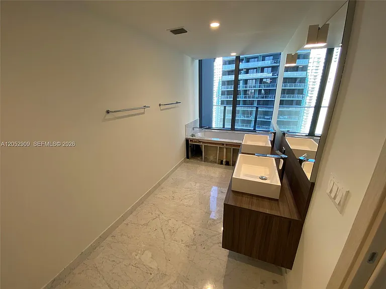 1000 Brickell Plz #3309 — Photo 11