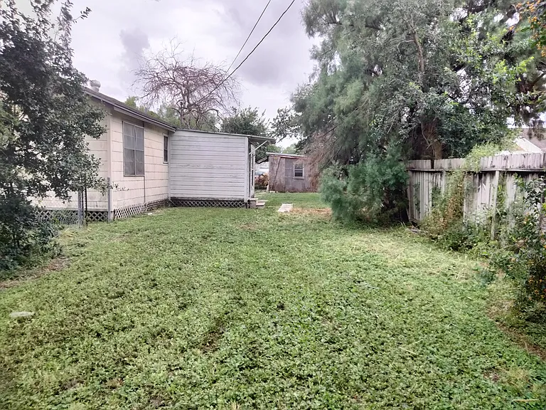 623 S 13th St — Photo 19