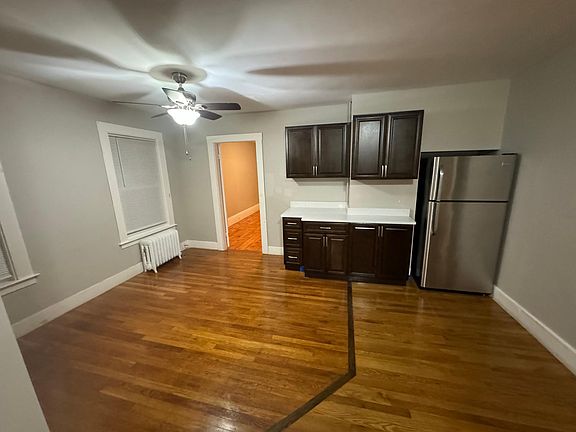 2nd image of 7 Balcomb St #2