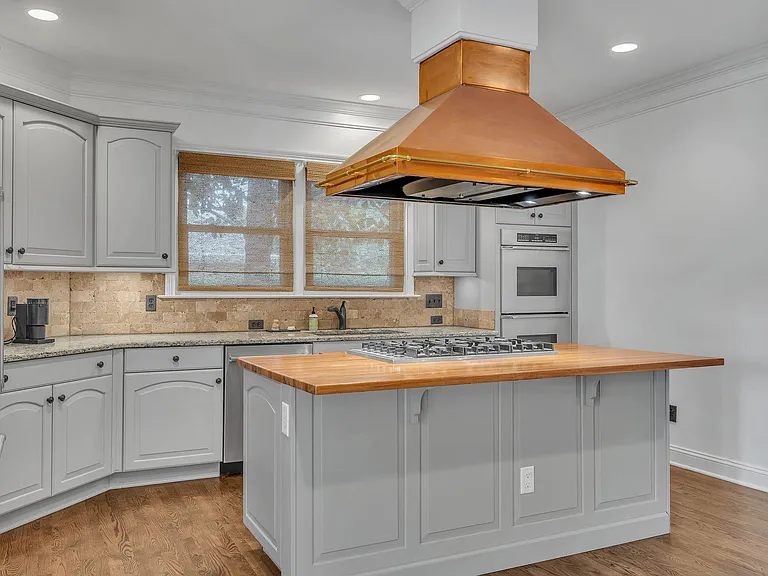729 Harrow Ln — Photo 20