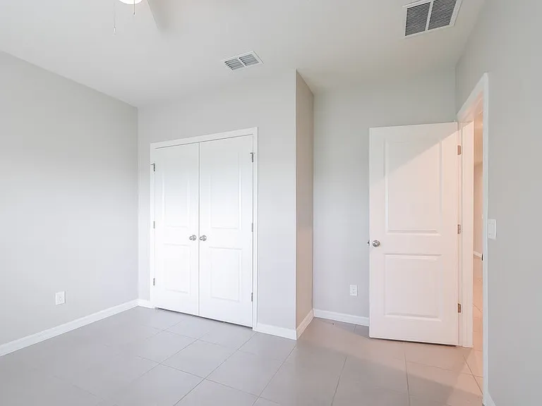 1201 Croydon Cir — Photo 13