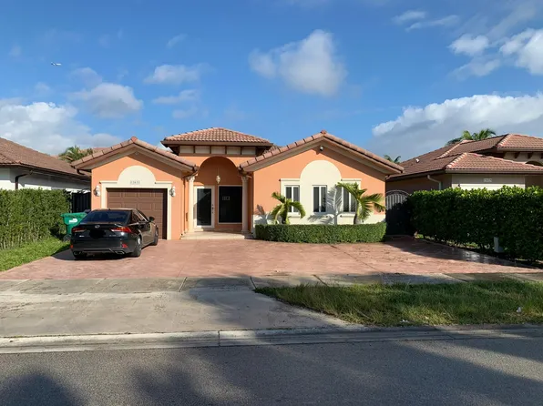 15633 SW 9th Ln, Miami, FL 33194