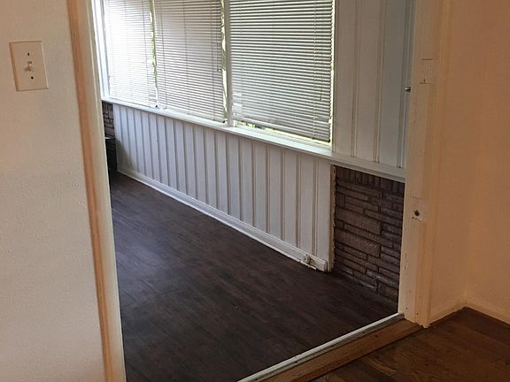 Entry to bonus room
