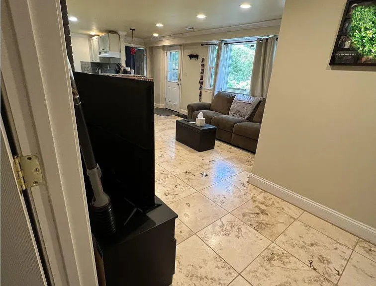8 Virginia Dr — Photo 7