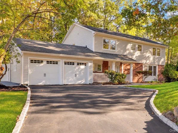14 McLane Drive, Dix Hills, NY 11746