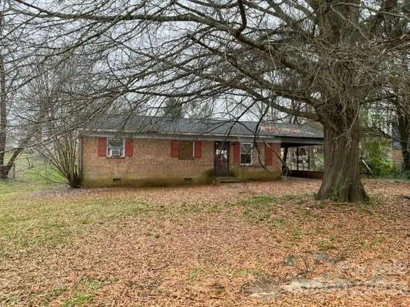 5495 Glenview Dr, Hickory, NC 28602