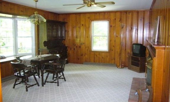 4th image of 1276 Clark Ct
