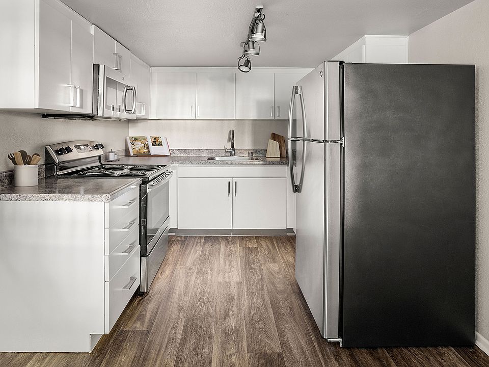 Prepare your favorite meals for a crowd in your chef-inspired kitchen