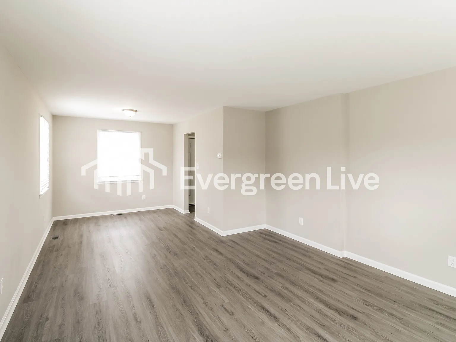 4 bed, 2.0 bath, 1422 sqft, $2,545 — Photo 3