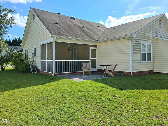 3rd image of 104 Juniper Ct