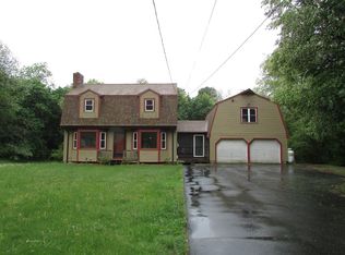 154 Lakeshore Dr, Blackstone, MA 01504