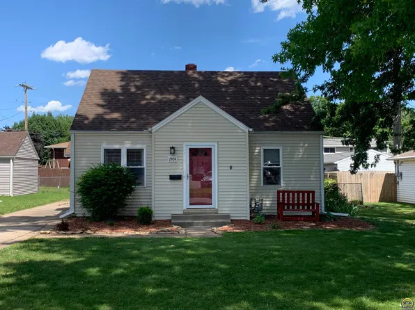 1904 SW Atwood Ave, Topeka, KS 66604