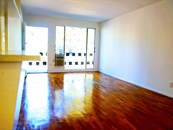 3rd image of 1120 N Curson Ave APT 4