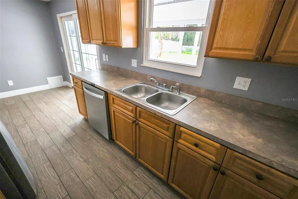 2 bed, 2.0 bath, 910 sqft, $2,800 — Photo 4