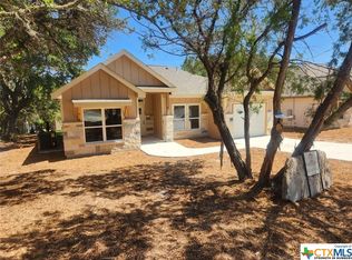 1409 Riviera Dr, Canyon Lake, TX 78133
